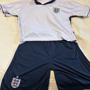 England Men's soccer jersey and shorts xl set. 45” chest, 34” waist 22” long